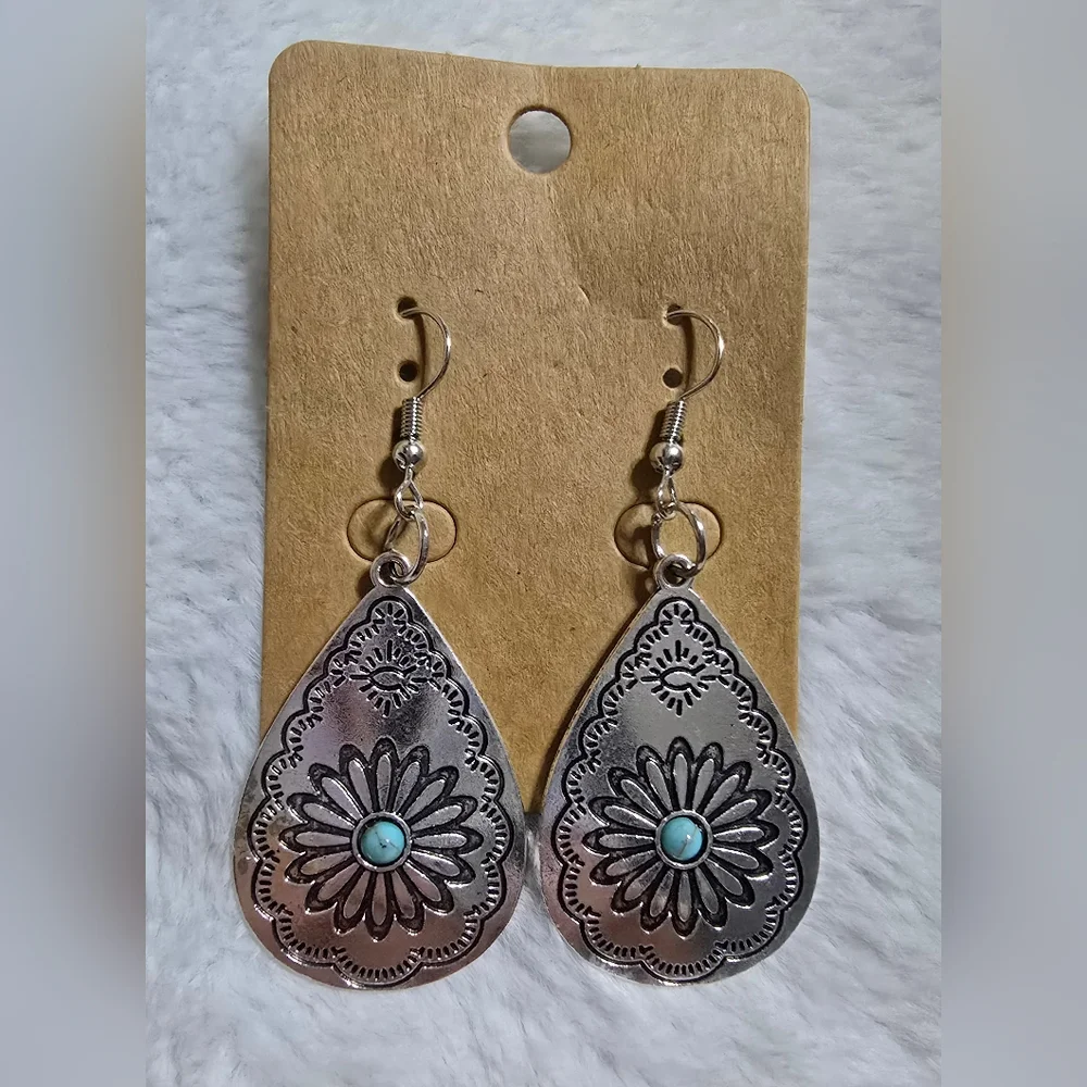 Tear Drop Dangle Earrings NWT NEW Rain Ring Flower Hippie Hobo Western Retro - Picture 3 of 5